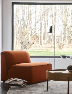 Lampadaire abat-jour réglable en métal peint noir 141,5cm Cono - Woud