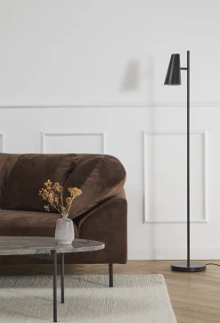 Lampadaire abat-jour réglable en métal peint noir 141,5cm Cono - Woud