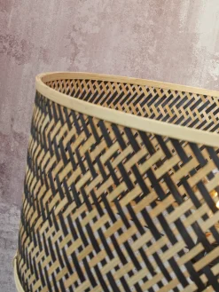 Lampadaire avec étagère en bambou noir et naturel 50x158cm Java - Good & Mojo