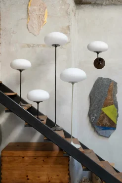 Lampadaire blanc base noir 150 cm Stemlite - Gubi