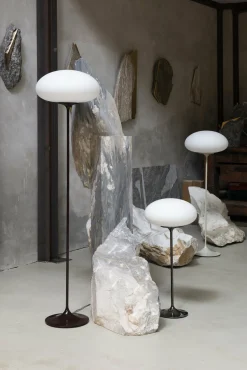 Lampadaire blanc base noir 150 cm Stemlite - Gubi