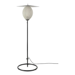 Lampadaire de jardin blanc crème et métal noir 128 cm Satellite - Gubi
