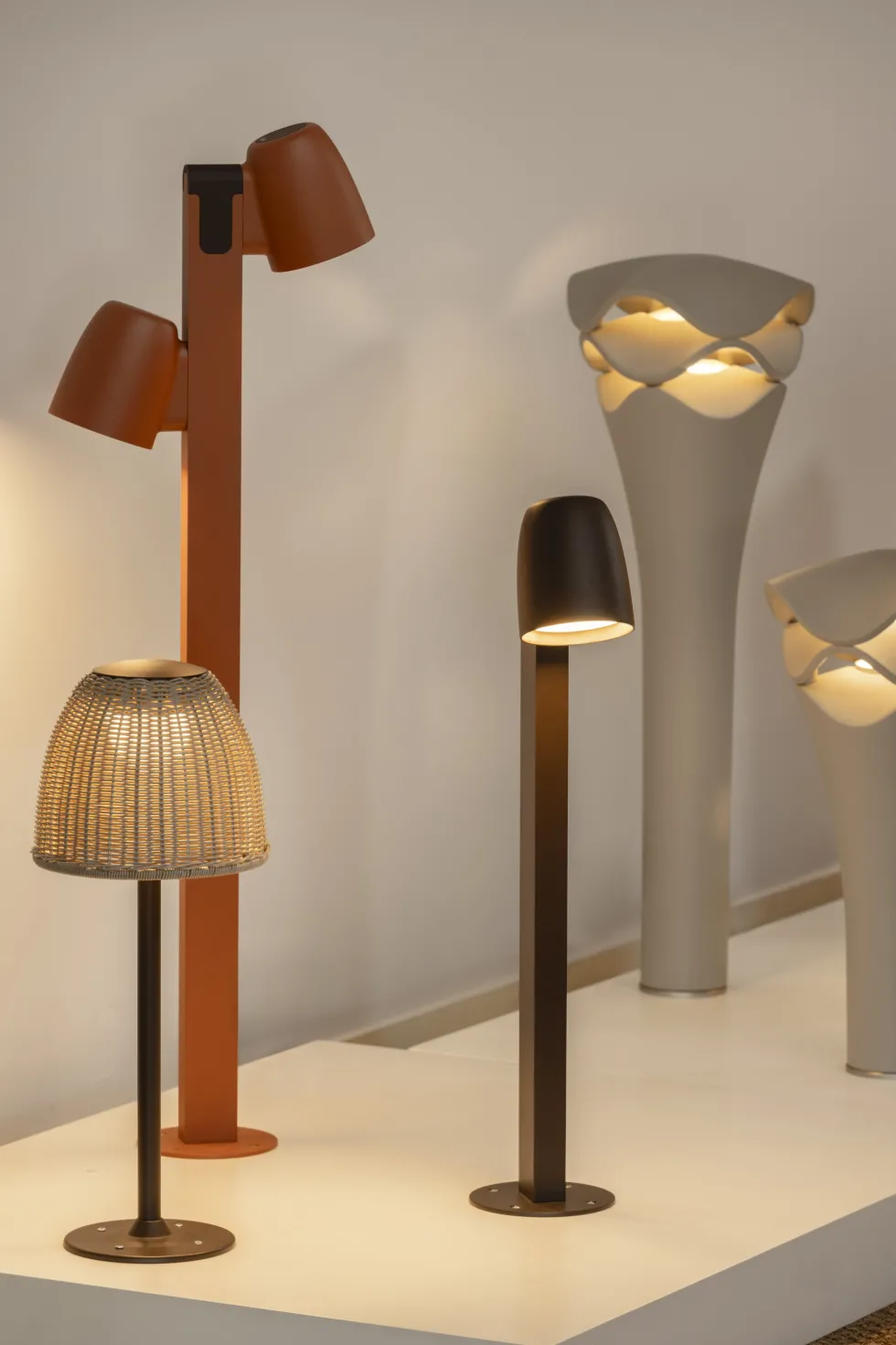 Lampadaire d'extérieur dimmable en polyuréthane gris pierre 27cm Cornet - Bover