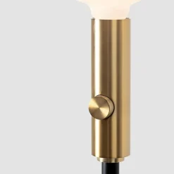 Lampadaire dimmable en acier noir et laiton 170 cm Poise - Tala