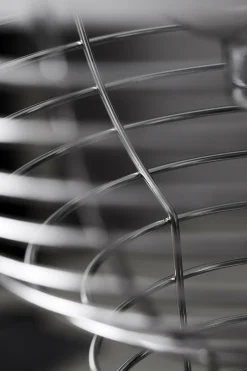 Lampadaire en acier chromé et plastique blanc Wire - Verpan