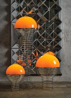 Lampadaire en acier chromé et plastique orange Wire - Verpan