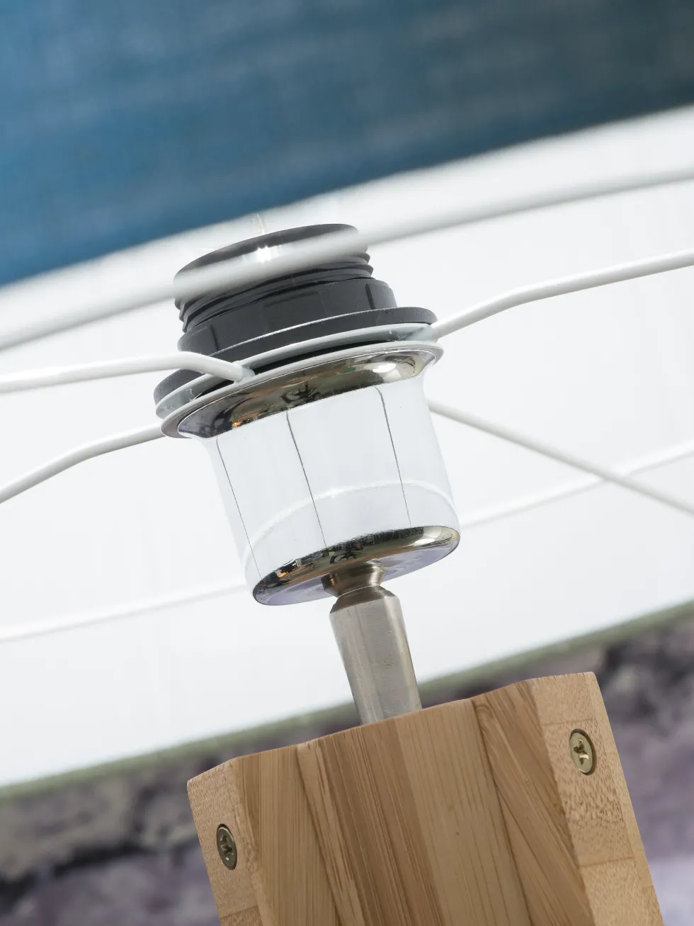 Lampadaire en bambou abat-jour en lin vert forêt 160cm Annapurna - Good & Mojo