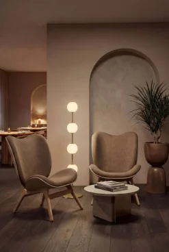 Lampadaire en laiton et verre soufflé opalin 30x128cm Audrey - Umage