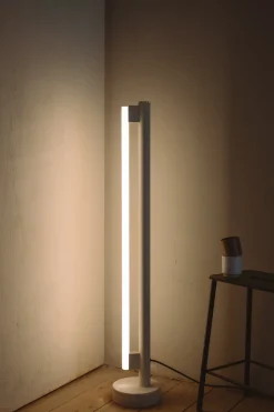 Lampadaire en marbre et acier crème 113 cm Eiffel - Frama