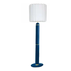 Lampadaire en métal laqué bleu nuit abat-jour canelé Guimauve - Cosin Paris