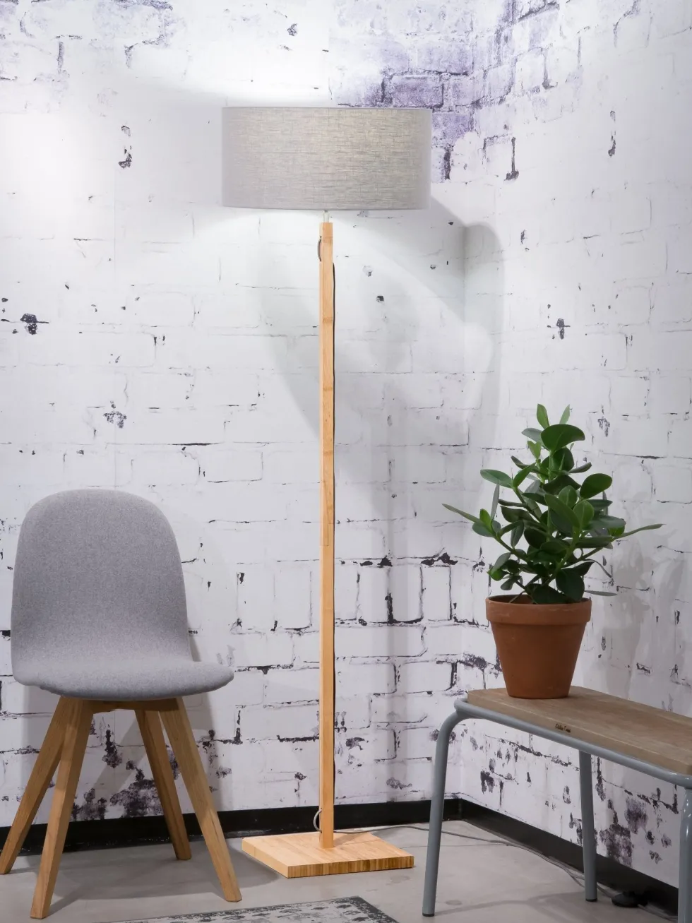 Lampadaire gris clair Fuji - Good & Mojo