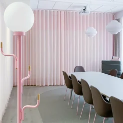 Lampadaire rose Big Darling - Swedish Ninja