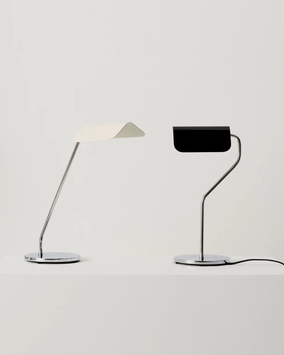 Lampe de bureau base incurvée noire Apex - HAY