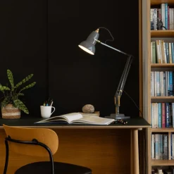 Lampe de bureau en aluminium grise éléphant et finition doré 72x90cm Original 1227 - Anglepoise
