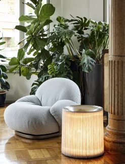 Lampe de sol en nilon et aluminium crème 45 cm Modèle 597 - Gubi