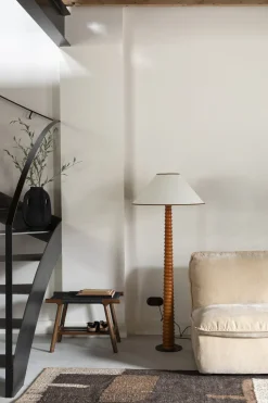 Lampe de table en chêne et abat-jour en tissu crème 60x145cm Horace - Dutchbone