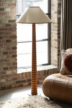 Lampe de table en chêne et abat-jour en tissu crème 60x145cm Horace - Dutchbone
