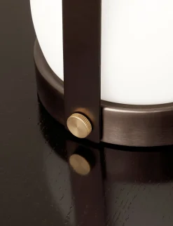 Lampe de table portable en verre et aluminium bronze 13,5x24,5cm Carrie - Audo