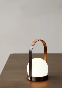 Lampe de table portable en verre et aluminium bronze 13,5x24,5cm Carrie - Audo