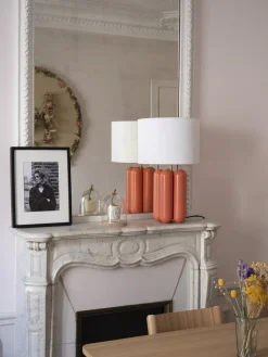 Lampe en bois corail et abat-jour en laine bouclé 57cm Charlotte - Cosin Paris