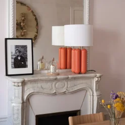Lampe en bois corail et abat-jour en laine bouclé 57cm Charlotte - Cosin Paris