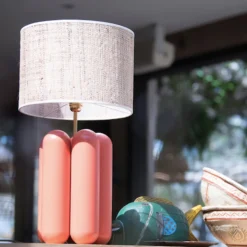 Lampe en bois corail et abat-jour en laine bouclé 57cm Charlotte - Cosin Paris