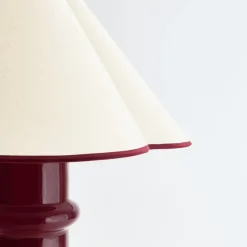 Lampe en céramique rouge porto brilant et abat-jour en coton Heath - Tala