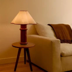 Lampe en céramique rouge porto brilant et abat-jour en coton Heath - Tala
