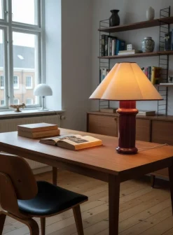Lampe en céramique rouge porto brilant et abat-jour en coton Heath - Tala