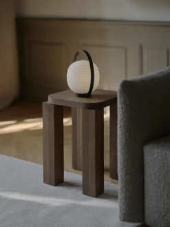 Lampe lanterne portable en acier et verre opale noire - New works