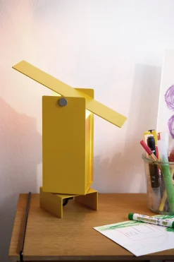 Lampe pivotante en acier jaune 22,5x8cm - Moebe