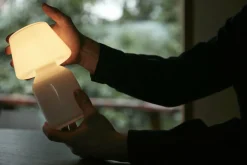 Lampe portable blanche Apollo - HAY