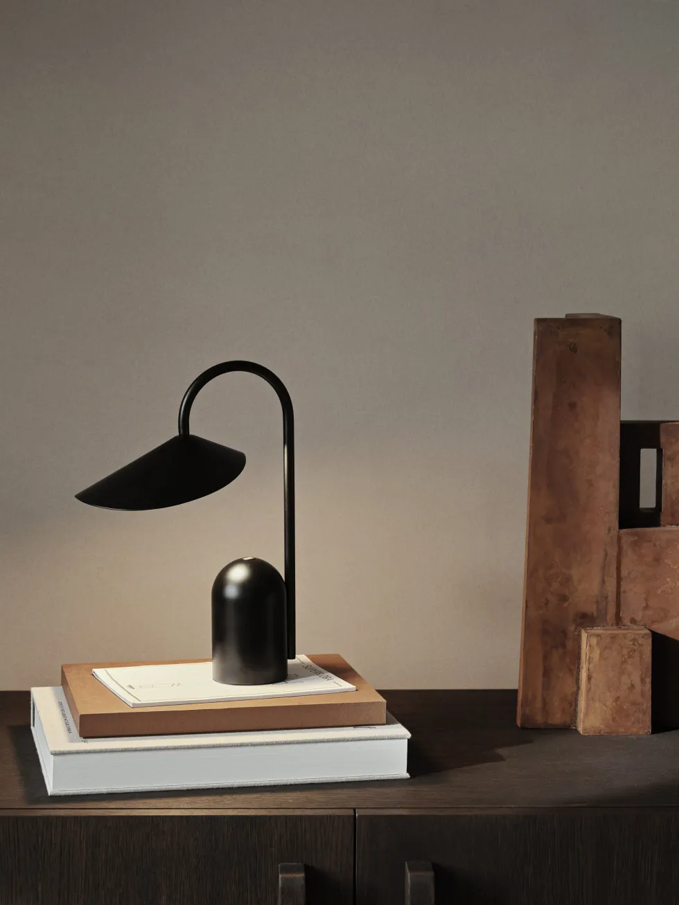 Lampe portable en aluminium blanc cachemire Arum - Ferm living
