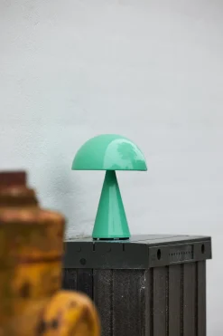 Lampe portable en fer vert 15x20cm Mush - Hübsch