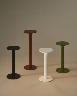 Lampe portable en métal rouge 220cm Host - Hay