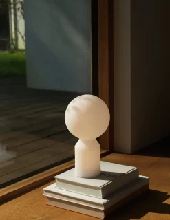 Lampe portable en polyethylene blanc 27cm Yo - Normann Copenhagen