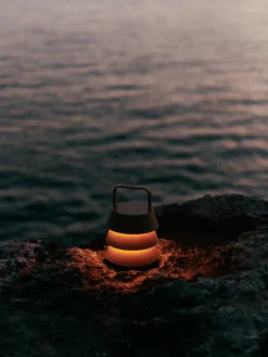 Lampe portable en sapin naturel Luver - Ferm Living