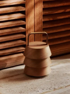 Lampe portable en sapin naturel Luver - Ferm Living