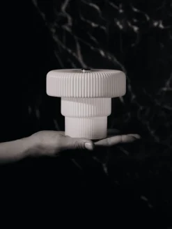 Lampe portable en verre blanc 12x10cm Ripple - Ferm living
