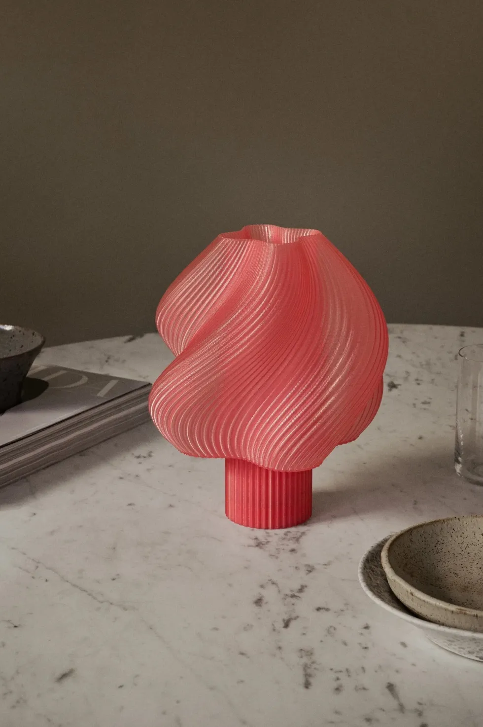 Lampe portable peach sorbet 23 cm Soft serve - Crème Atelier