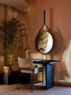 Lampe à poser en laiton poli 36,5 cm Modèle 9209 - Gubi