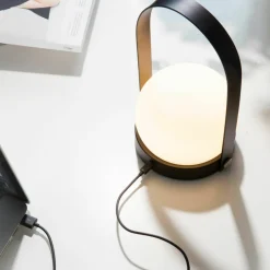Lampe à poser LED olive Carrie - Audo