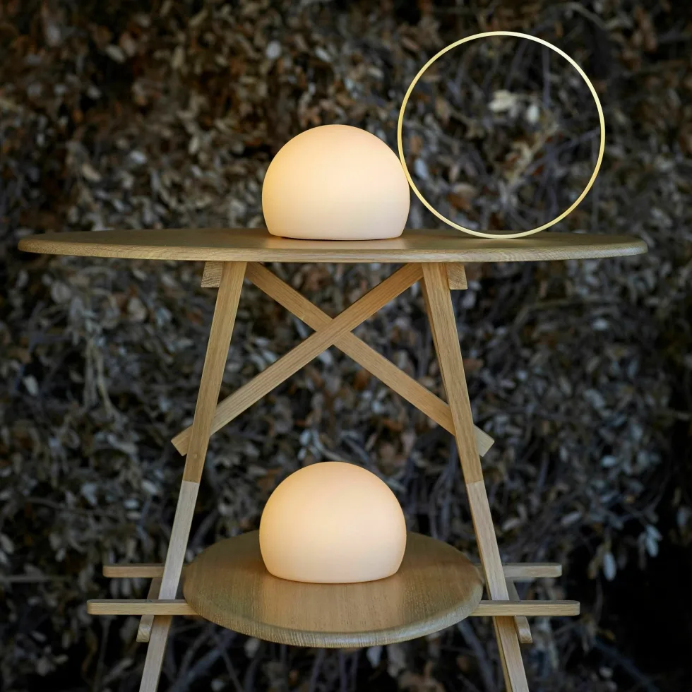 Lampe à poser sans fil dorée avec petit anneau Circ - Estiluz