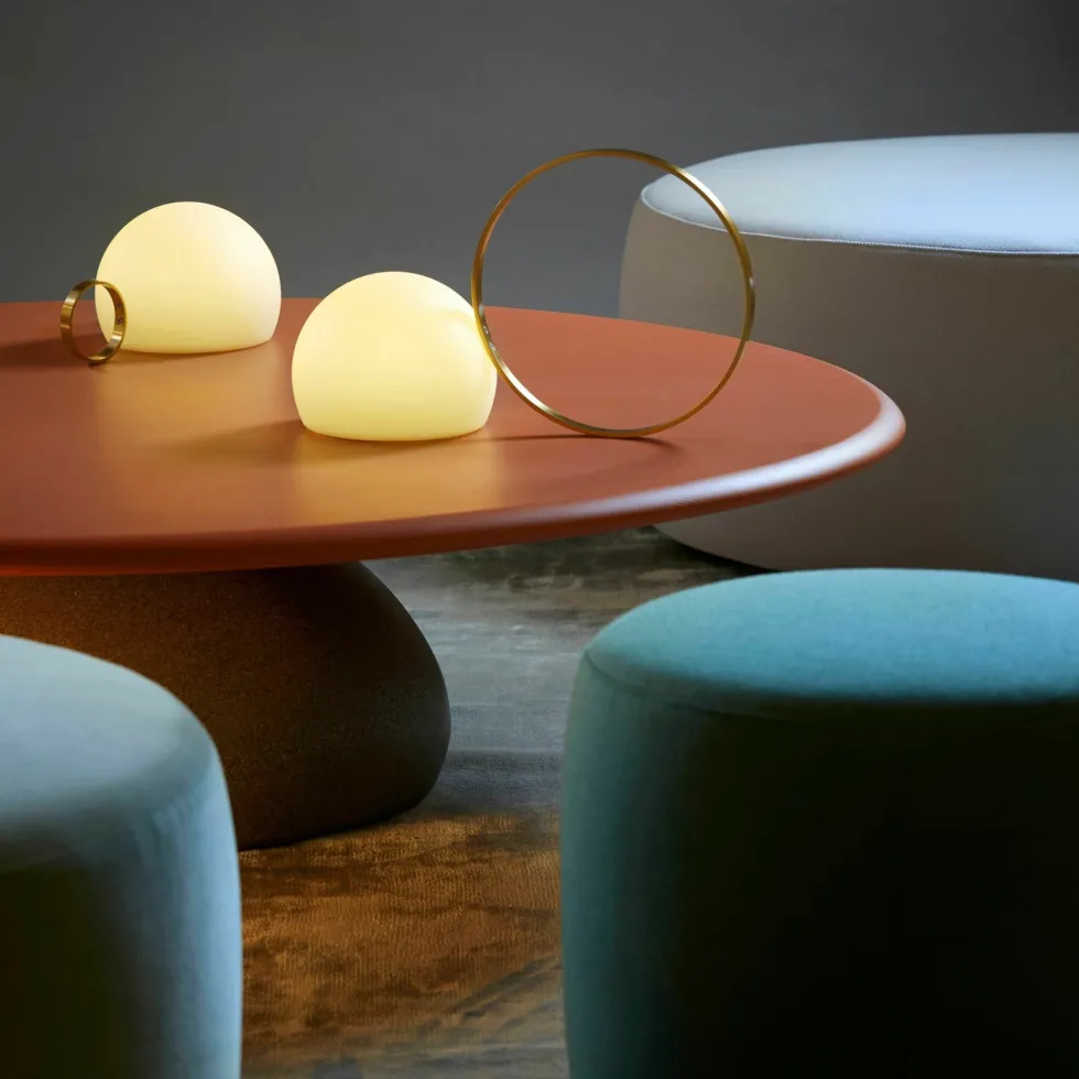 Lampe à poser sans fil dorée avec petit anneau Circ - Estiluz
