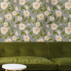 Lé de papier peint fleuri sur fond gris clair Aude - Mues Design