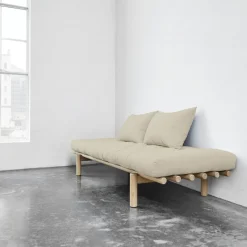 Lit de jour en bois naturel et coton beige Pace - Karup Design