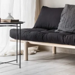 Lit de jour en bois naturel et matelas écru Pace - Karup Design