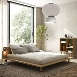 Lit en bois clair avec matelas écru et lampes de chevet 180x200cm Peek Double Latex - Karup Design