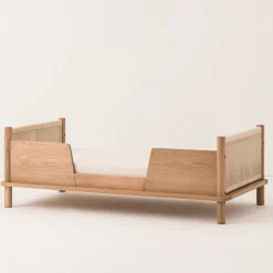 Lit enfant en chêne massif naturel 70x140cm Latitude - Nobodinoz