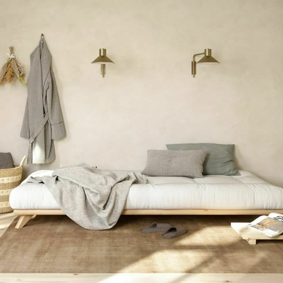 Lit en pin clair et matelas écru 90cm Senza Double latex - Karup Design